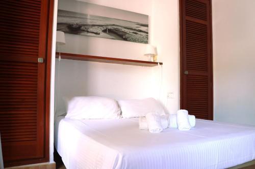 Apartamentos Club Cala Azul سان كارلوس دي بيرالتا المظهر الخارجي الصورة