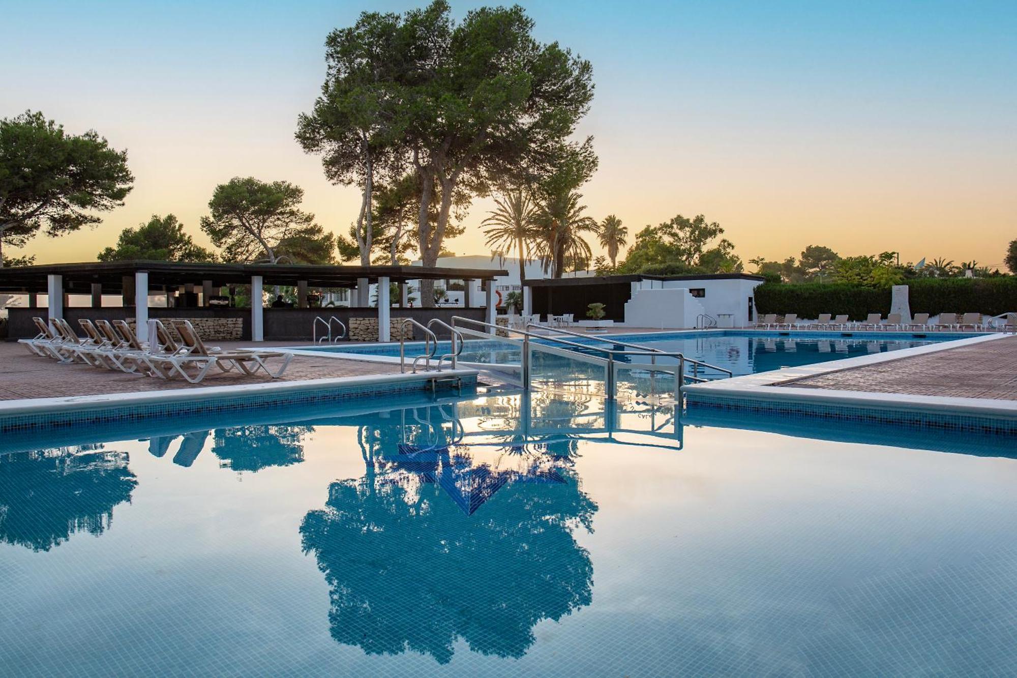 Apartamentos Club Cala Azul سان كارلوس دي بيرالتا المظهر الخارجي الصورة